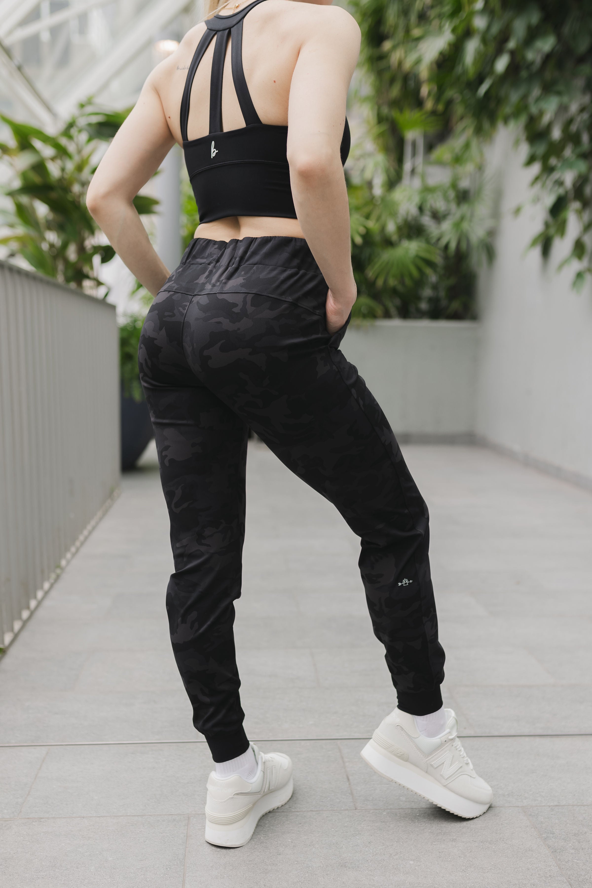 Downtown Jogger *Cuffed Ankle