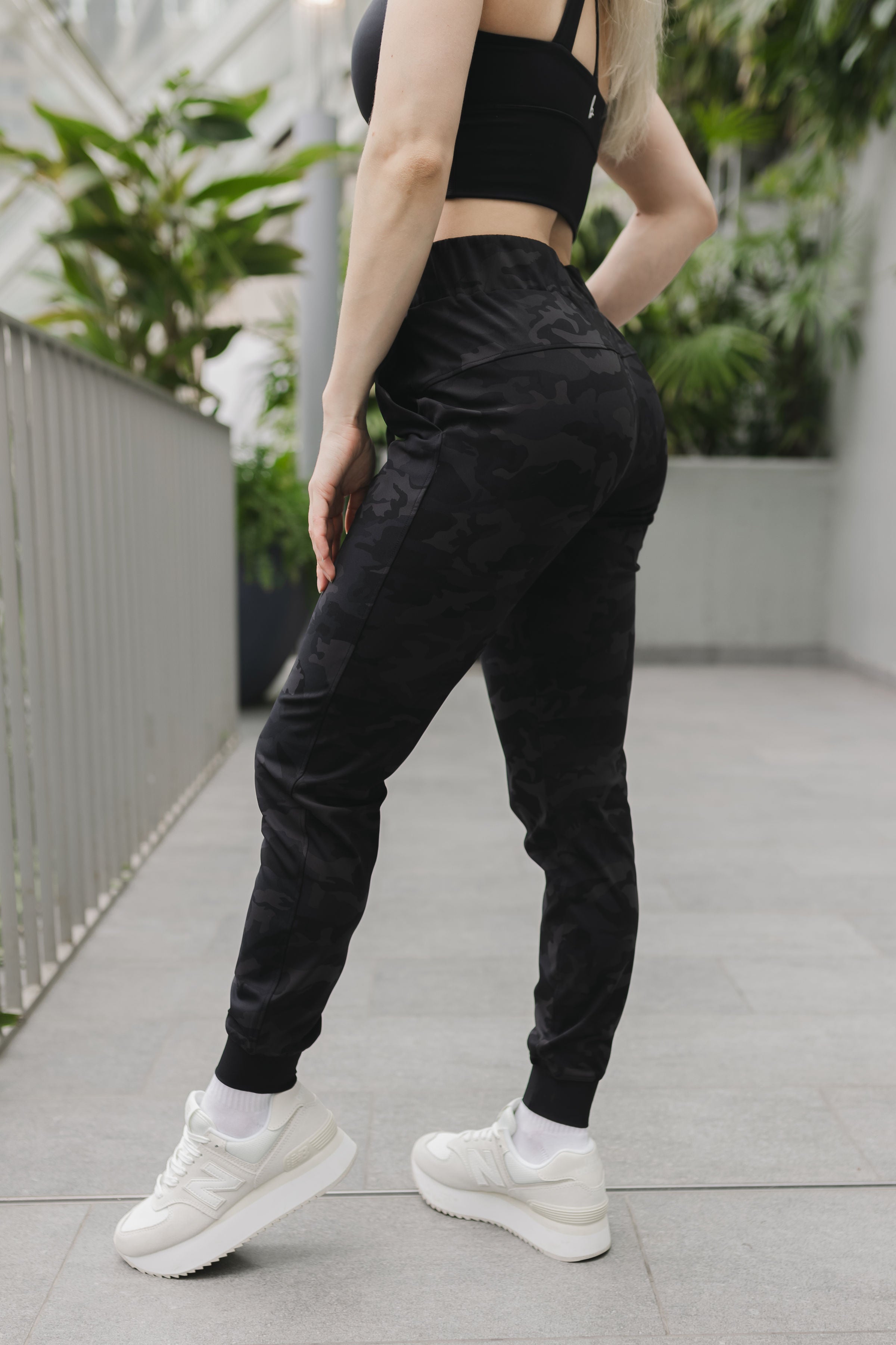 Downtown Jogger *Cuffed Ankle